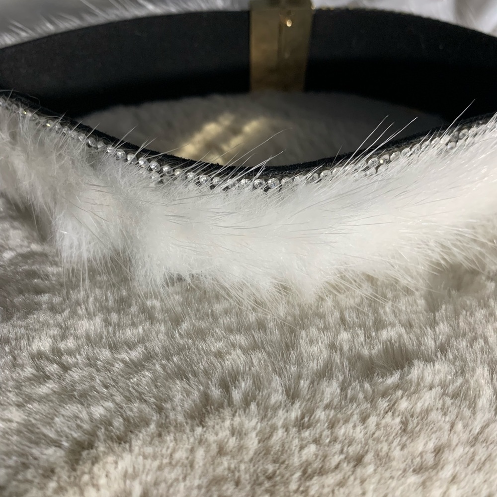 White faux fur choker